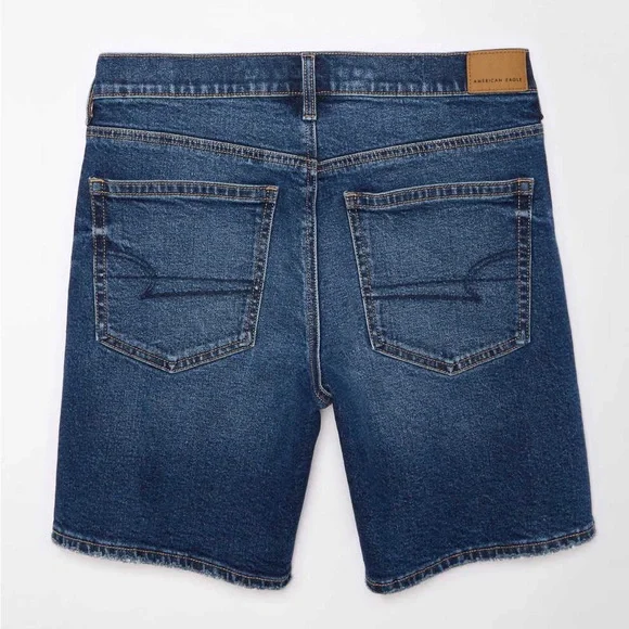 NEW American Eagle 8" Strigid Perfect Denim Bermuda Shorts Women’s Size 14 - Picture 2 of 8